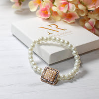 Thumbnail for Vintage Look Pearly Bracelet
